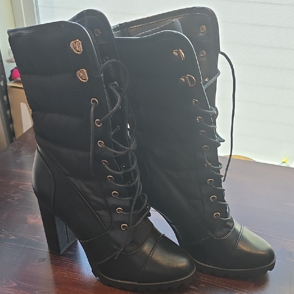 Vianela Block Heel Boot size 10 Black Lace-Up High Heel Boots - Picture 1 of 4